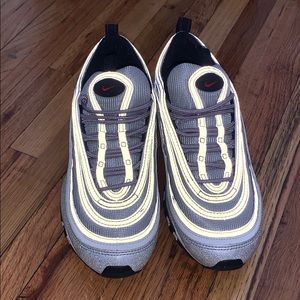 Air MAX sneakers